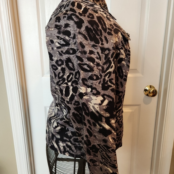 LAURE ASHLEY PETITE animal print jacket with rhinestones.  Size PM. Fully lined - Picture 5 of 7